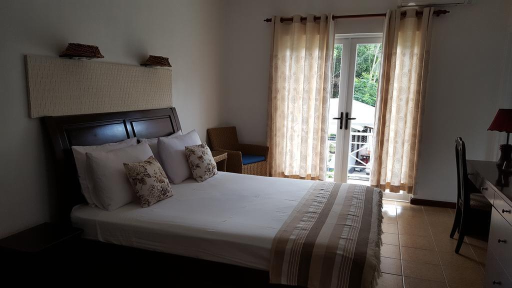 Villa Kayola - Self Catering Pointe La Rue Ngoại thất bức ảnh