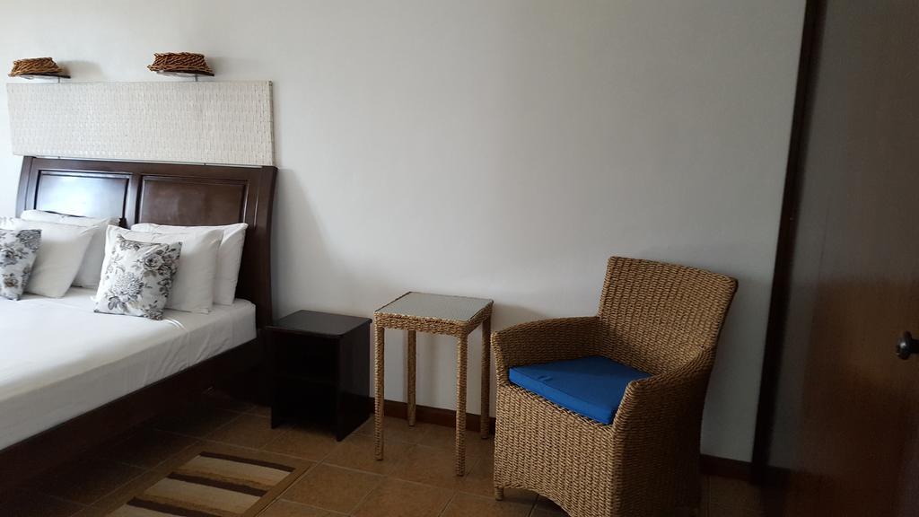 Villa Kayola - Self Catering Pointe La Rue Ngoại thất bức ảnh